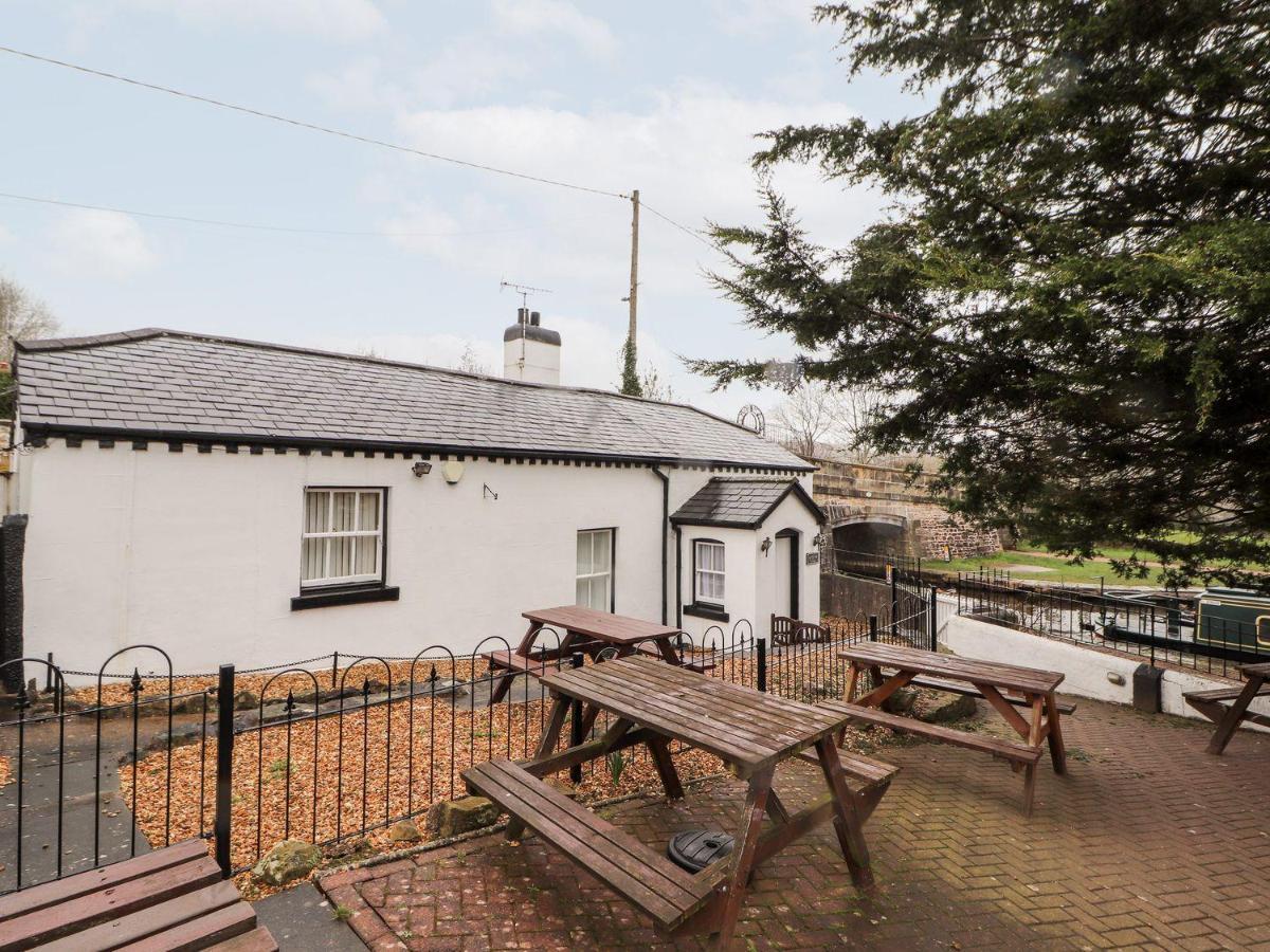 Scotch Hall Cottage Llangollen Exteriör bild